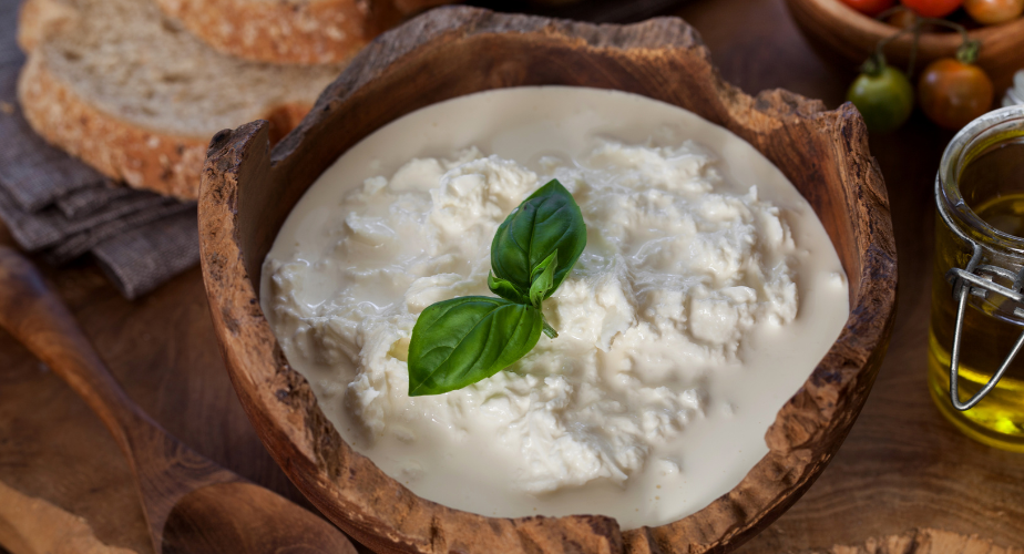 Stracciatella Guide: How to Enjoy This Italian Treat